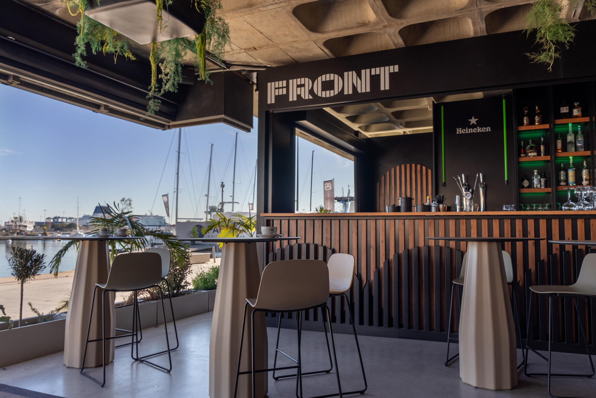 Terraza cubierta de FRONT